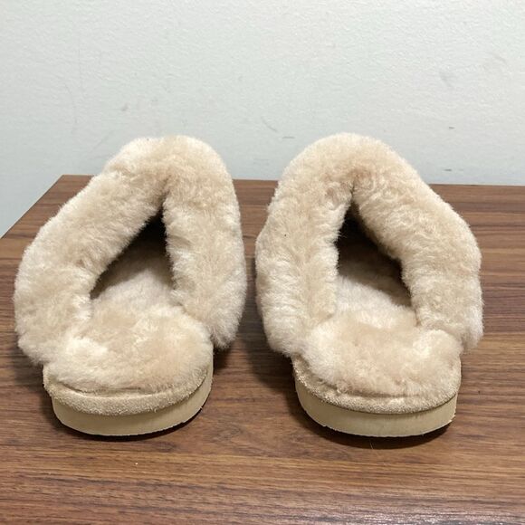 Bearpaw NWOT Loki Metallic Gold Woman’s Sheepskin Lined Slipper. Size 6. - Picture 5 of 8